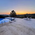 Villa Garden & Pool *