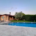Garden & Pool *