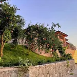 Villa Garden & Pool Tirana