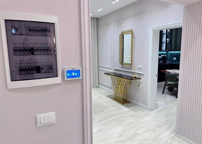 Garden & Pool Willa Tirana