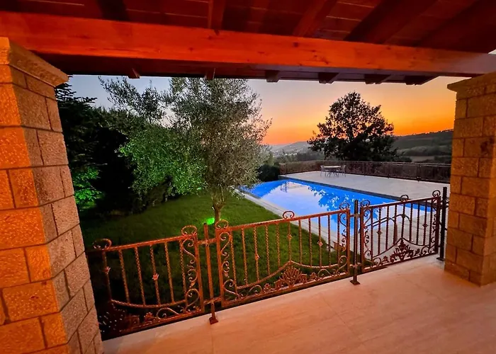 Garden & Pool * Tirana