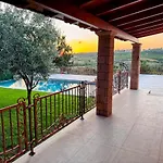 فيلة Garden & Pool