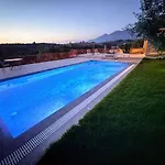 Garden & Pool * تيرانا