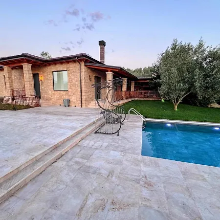 Garden & Pool Villa *