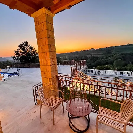 Garden & Pool 别墅 地拉那