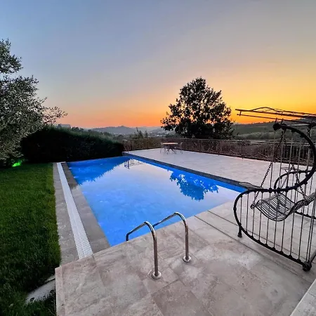 别墅 Garden & Pool 地拉那