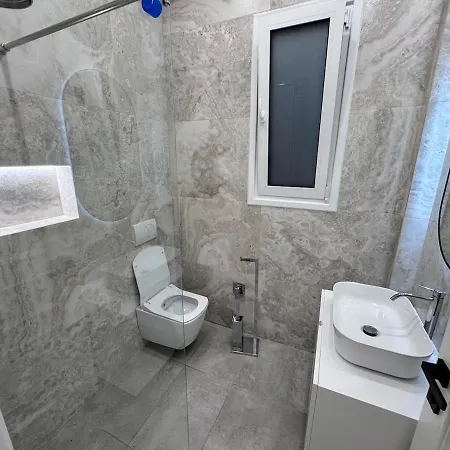 Garden & Pool 别墅