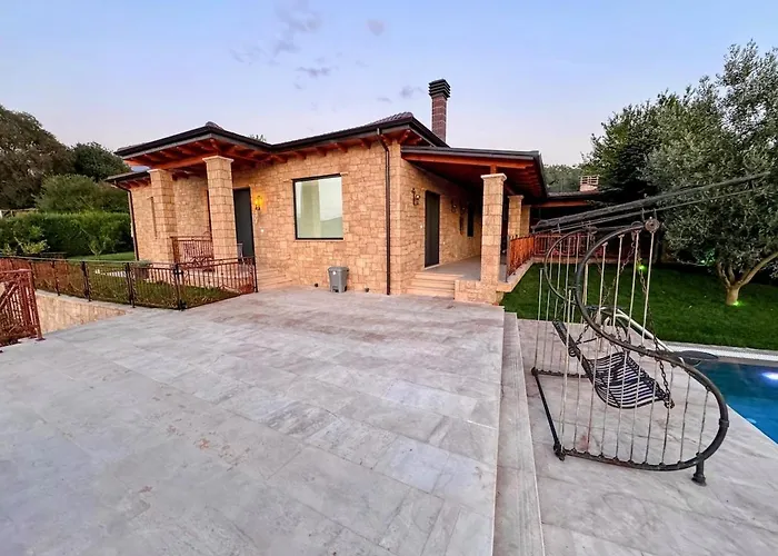 ヴィラ Garden & Pool