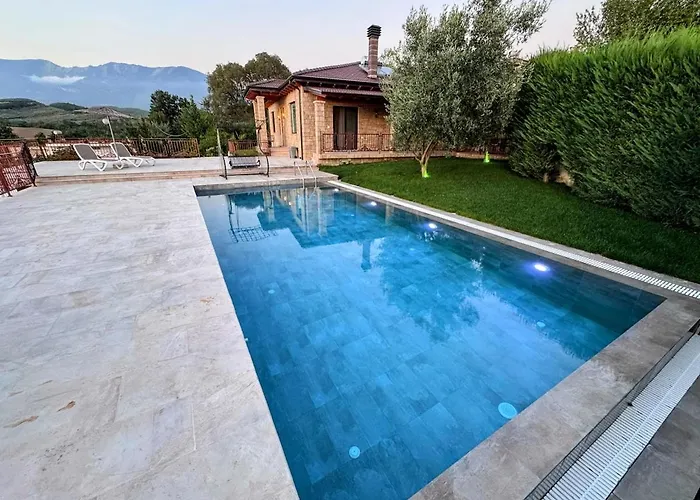 Garden Villa&pool * Tirana