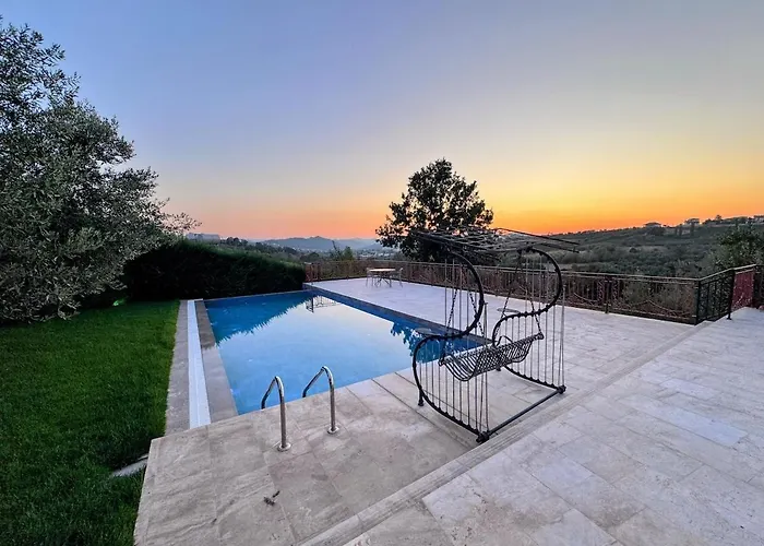 Garden Villa&pool Villa Tirana